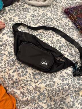 Alo Yoga NWT Explorer Waist Bag Fanny Pack - Black